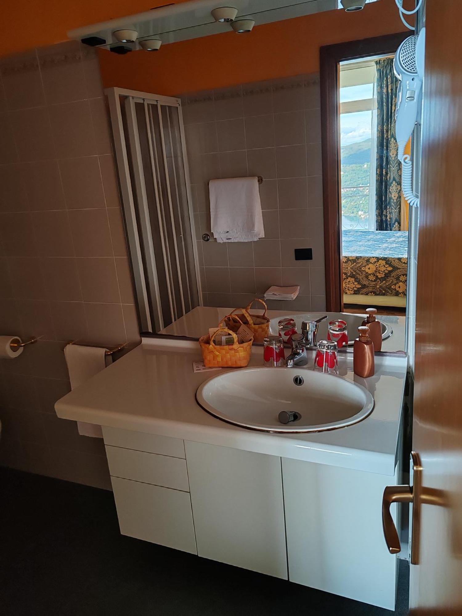 Hotel Panoramico Lago D'Orta (Adults Only) 마돈나 델 사소 외부 사진