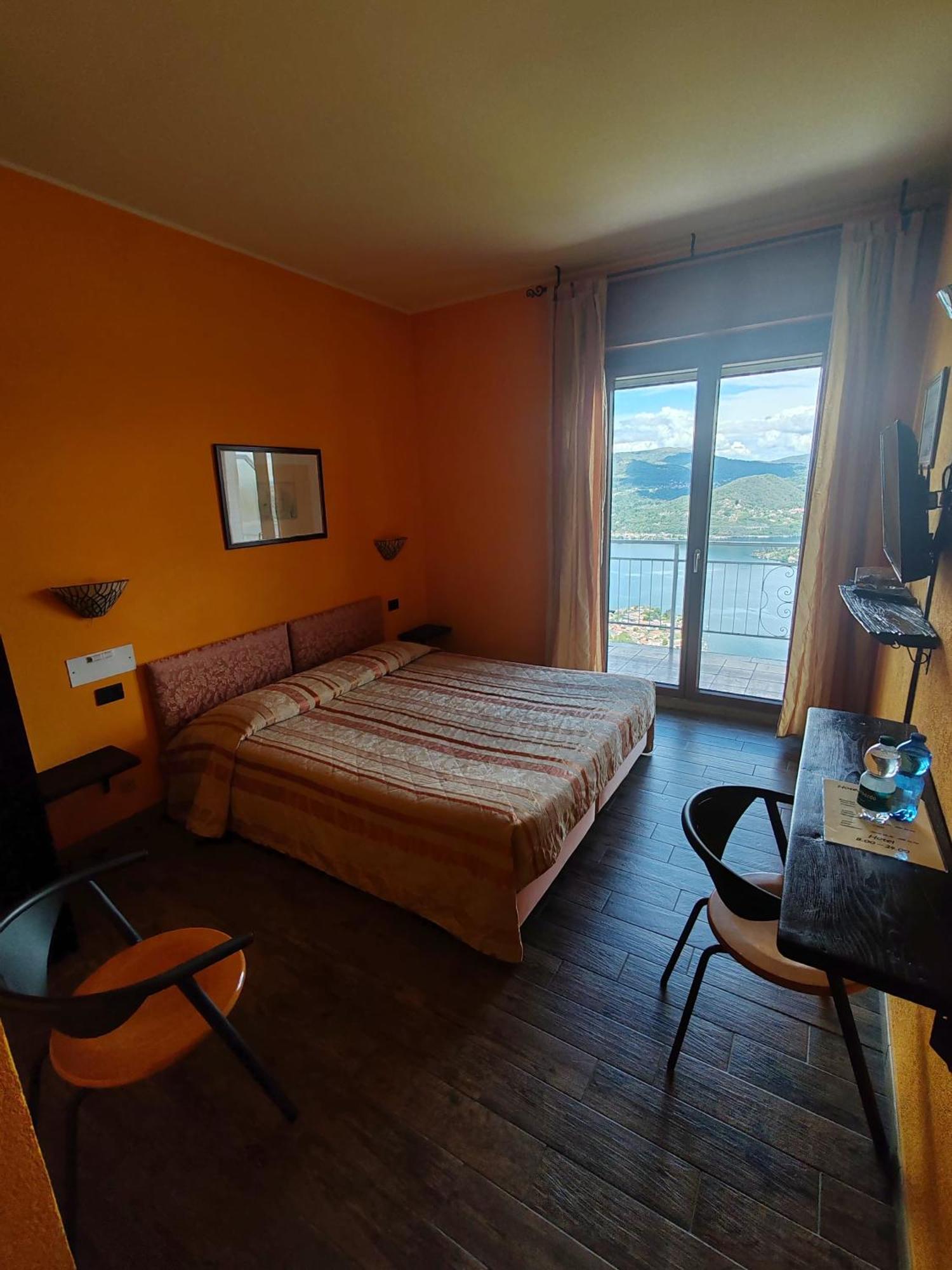 Hotel Panoramico Lago D'Orta (Adults Only) 마돈나 델 사소 외부 사진